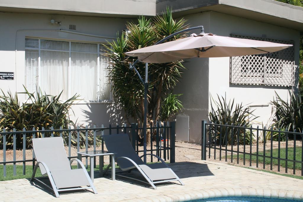 Indigo Moon Guesthouse Lichtenburg Exterior foto