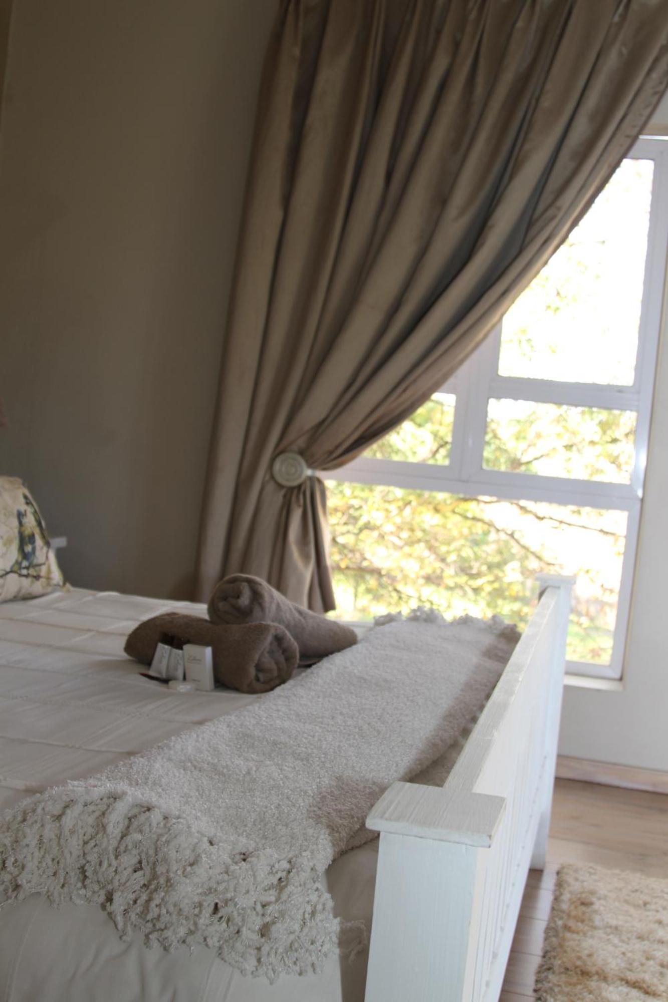 Indigo Moon Guesthouse Lichtenburg Exterior foto