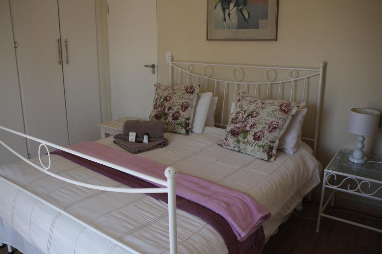 Indigo Moon Guesthouse Lichtenburg Exterior foto